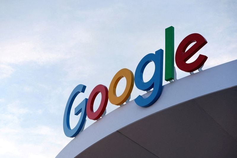 Google AI Overviews showing summarized answers in search results