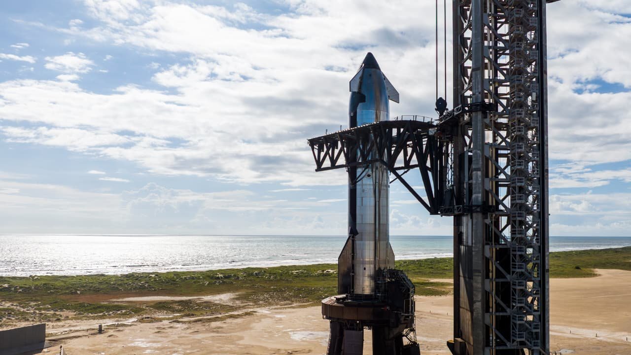 Starship at Starbase rollout to launch pad for Flight 11
