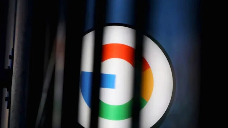 Government fraud scam message impersonating gov.sg on a mobile phone