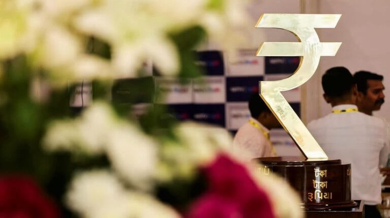 Rupee vs Dollar exchange rate today at ₹88.65 per USD